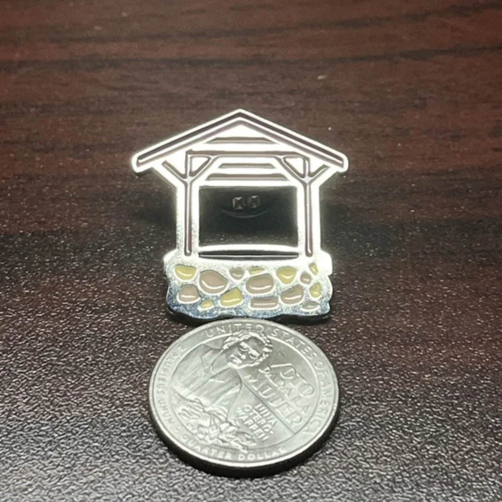 Wishing Well Lapel Hat‎ Pin